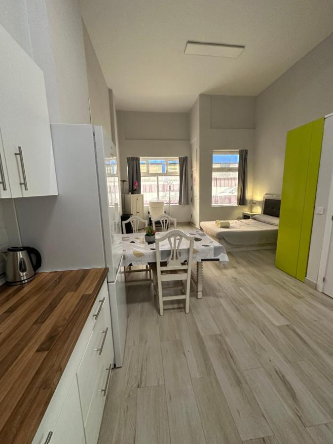 Apartamentos Redondela Madrid Extérieur photo